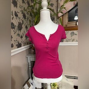 Vintage y2k American Eagle Outfitters Magenta Short Sleeve Henley Top